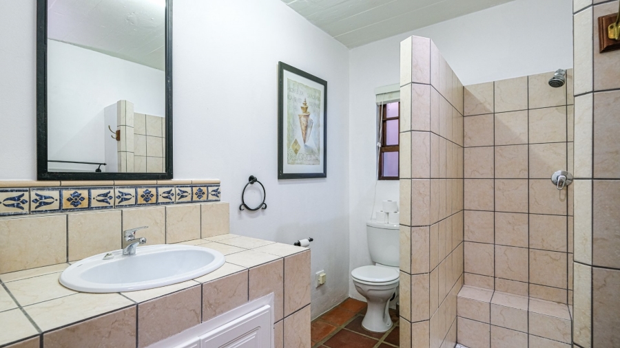 6 Bedroom Property for Sale in Kingfisher Creek Western Cape